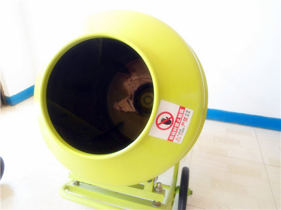 小型攪拌機(jī)進(jìn)出料口徑特寫 小型攪拌機(jī)進(jìn)出料口徑特寫