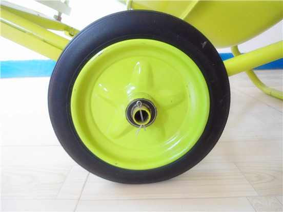 1方攪拌機(jī)實(shí)心輪特寫 1方攪拌機(jī)實(shí)心輪特寫