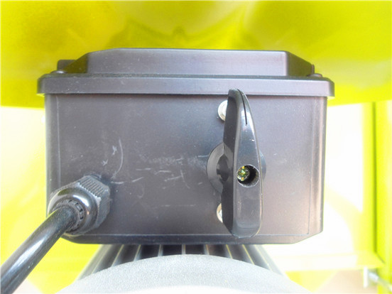 小型攪拌機控制開關(guān)細節(jié)圖 小型攪拌機控制開關(guān)細節(jié)圖