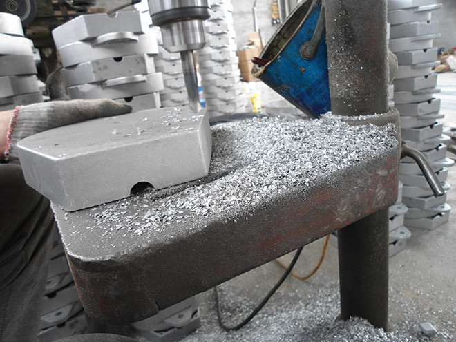 防墜器罩殼加工實(shí)景.jpg 防墜器罩殼加工實(shí)景.jpg