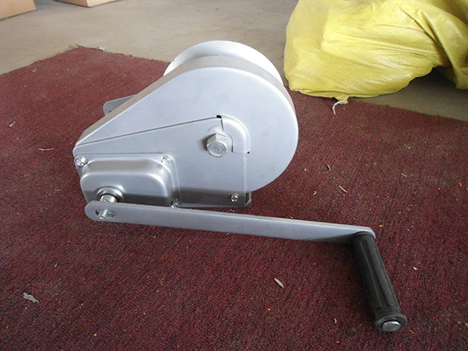 手動(dòng)絞盤.jpg 手動(dòng)絞盤.jpg